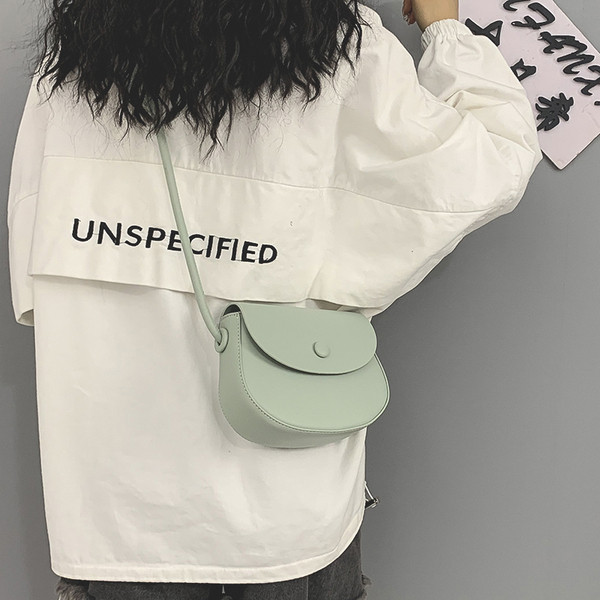 Női táska eko bőrből vállra több színben