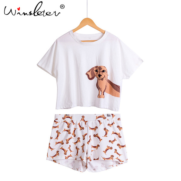 Női pizsama rövidnadrággal és rövid mintás felsővel