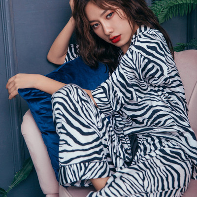 Tavaszi-őszi pizsama hosszú ujjal és hosszú nadrággal állatmintás