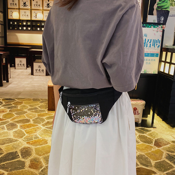 Modern női deréktáska cipzárral