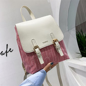 Női öko-bőr hátizsák csattal és két fogantyúval