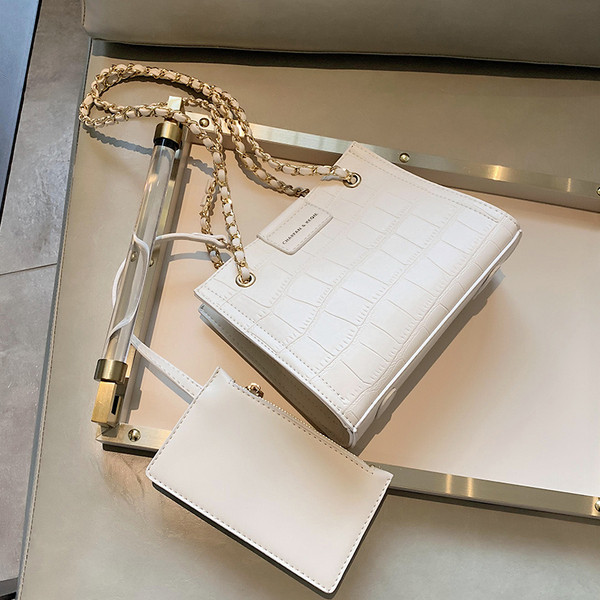 Elegantna ženska torba za rame i lančić