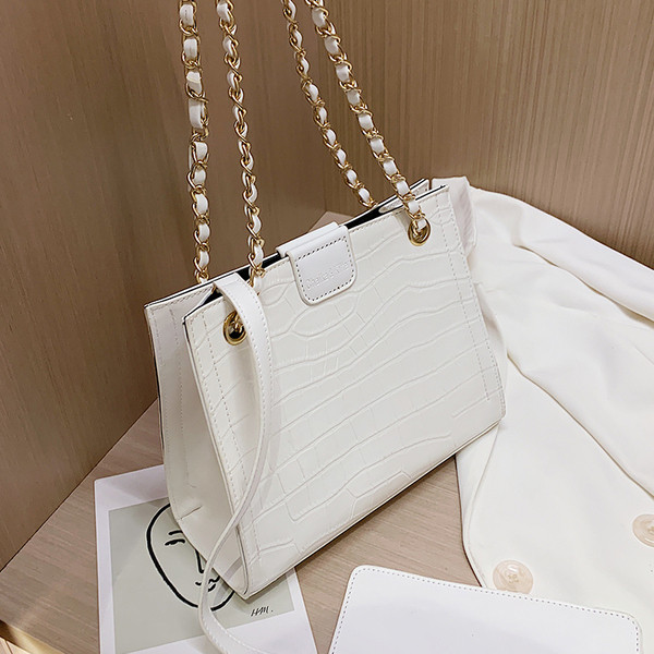 Moderna sieviešu soma no eko ādas ar diviem rokturiem