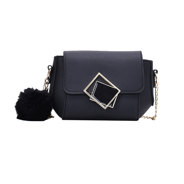 Sieviešu soma ar mākslīgās ādas dūnām un garu ķēdīti