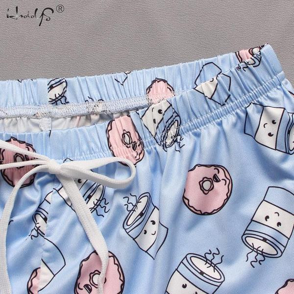 Naiste kootud pidžaama lühikeste pükste ja lühikese topiga