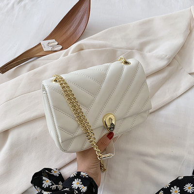 Moderna sieviešu soma no eko ādas ar metāla aizdari