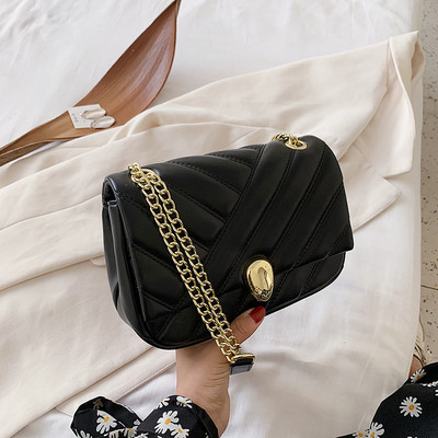 Moderna sieviešu soma no eko ādas ar metāla aizdari