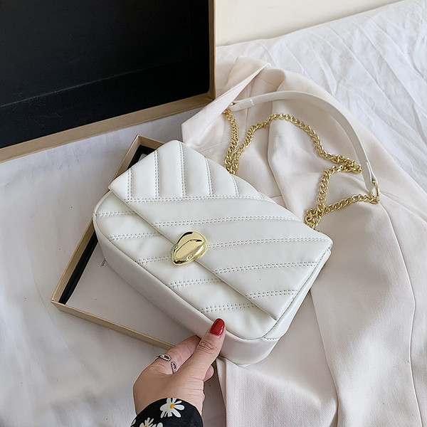 Moderna sieviešu soma no eko ādas ar metāla aizdari