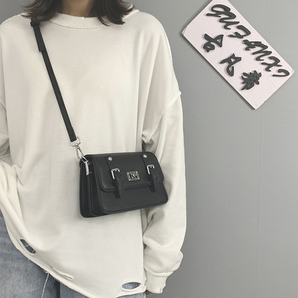 Sieviešu soma ar garu rokturi un metāla aizdari dažādās krāsās