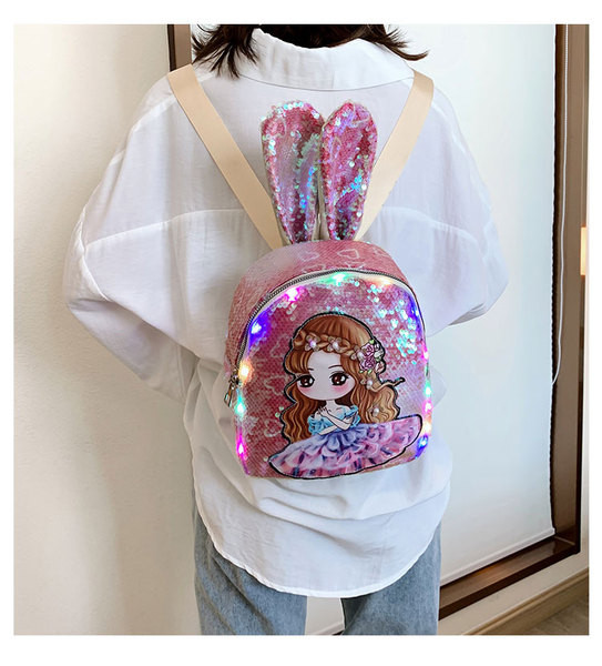 Bērnu mugursoma meitenēm ar fliteriem un 3D elementu