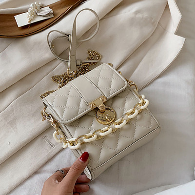 Ikdienas sieviešu soma ar metāla elementu un garu rokturi