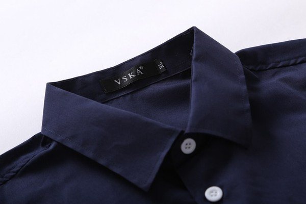 Moderna muška košulja s klasičnim ovratnikom i gumbima