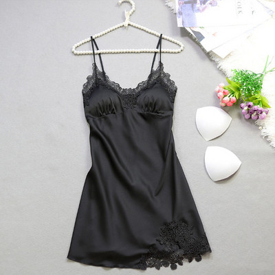 Rövid szatén hálóing csipkével