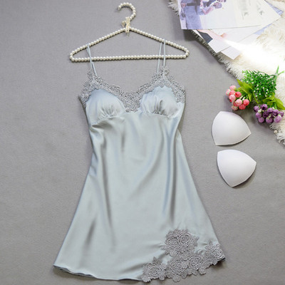 Rövid szatén hálóing csipkével