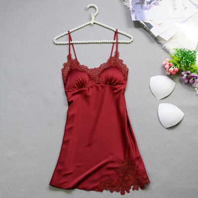 Rövid szatén hálóing csipkével