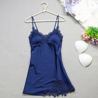 Rövid szatén hálóing csipkével