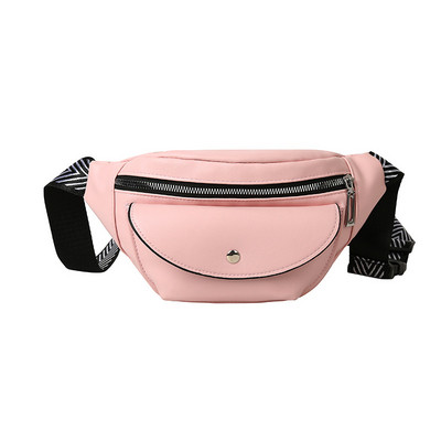 Moderna sieviešu soma piemērota pleciem un jostasvietai