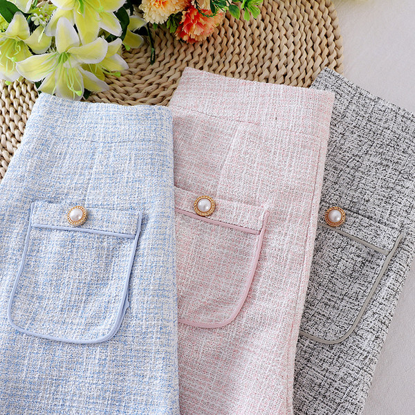 Naiste lühikesed püksid taskute ja kõrge vöökohaga