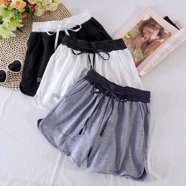 Ikdienas sieviešu šorti ar gumijām un mežģīnēm