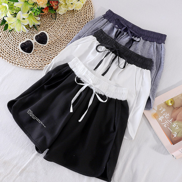 Ikdienas sieviešu šorti ar gumijām un mežģīnēm