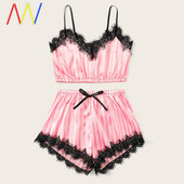 Naiste satiinist pidžaama lühikese topi ja lühikeste pükstega