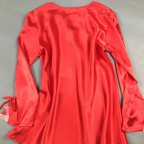 Pavasara-rudens satīna pidžama ar mežģīnēm