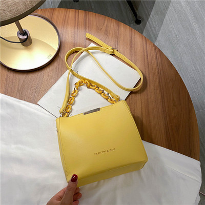 Sieviešu ādas soma ar īsiem un gariem rokturiem vairākās krāsās