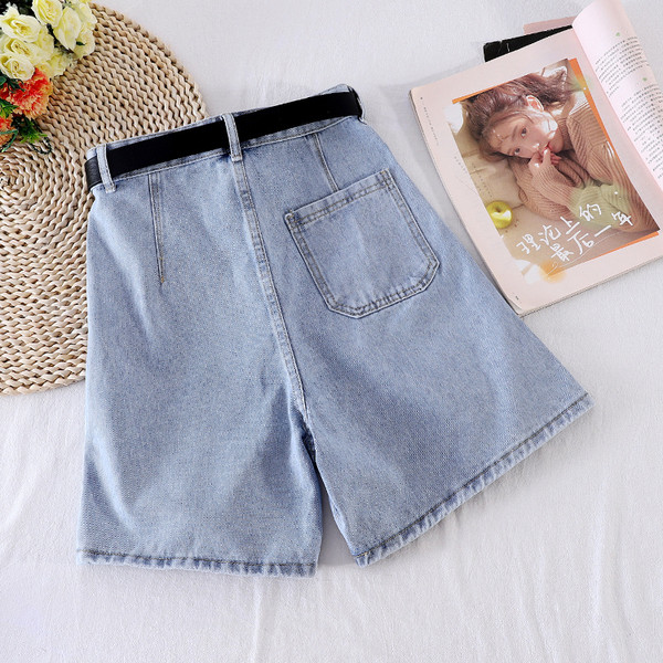 Sieviešu džinsa šorti ar jostu un kabatu