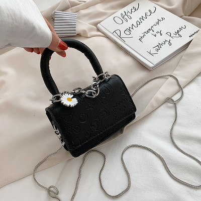 Sieviešu ikdienas soma ar īsiem un gariem rokturiem vairākās krāsās