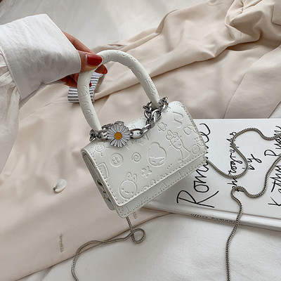 Sieviešu ikdienas soma ar īsiem un gariem rokturiem vairākās krāsās