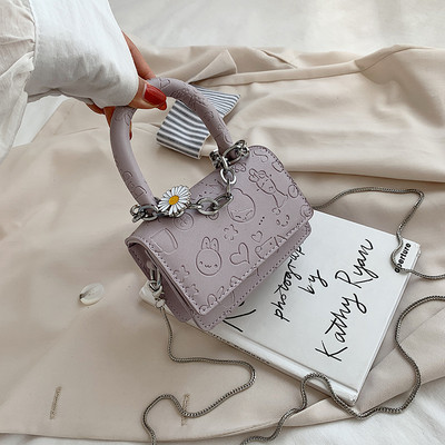 Sieviešu ikdienas soma ar īsiem un gariem rokturiem vairākās krāsās