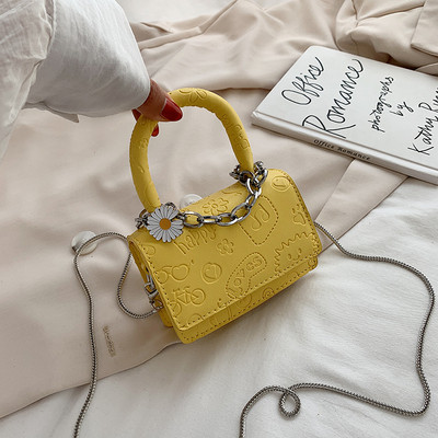 Sieviešu ikdienas soma ar īsiem un gariem rokturiem vairākās krāsās