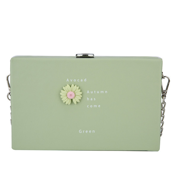 Stilīga sieviešu soma ar metāla ķēdīti un izšuvumu