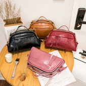 Sieviešu soma no eko ādas un metāla ķēdītes