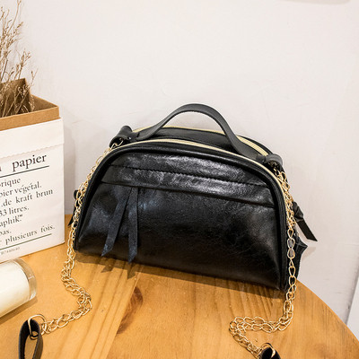 Sieviešu soma no eko ādas un metāla ķēdītes