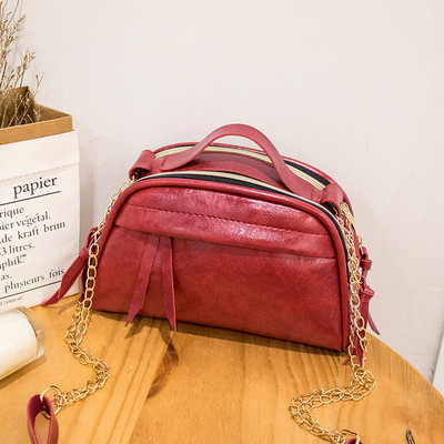 Sieviešu soma no eko ādas un metāla ķēdītes