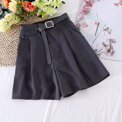 Női rövidnadrág magas derékkal és derékövvel