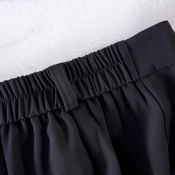 Női rövidnadrág magas derékkal és derékövvel