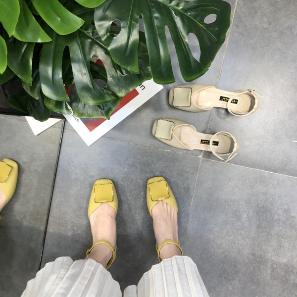 Sieviešu mākslīgās ādas sandales ar sprādzi