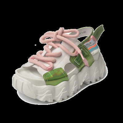 Ikdienas sieviešu sandales ar augstām zolēm un krāsainām mežģīnēm