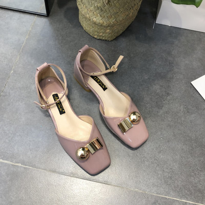 Sieviešu sandales no eko ādas ar metāla apdari