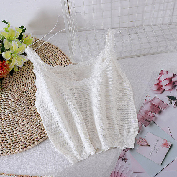 Moderns sieviešu šortu komplekts ar baltu mežģīnēm