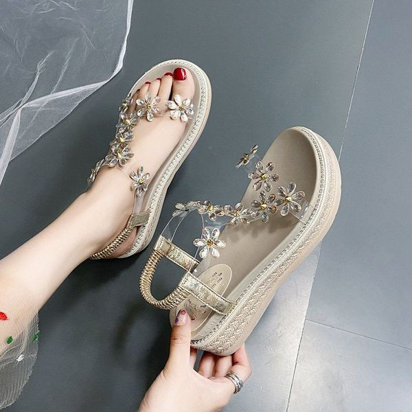 Modernas sieviešu sandales ar biezām zolēm un akmeņiem