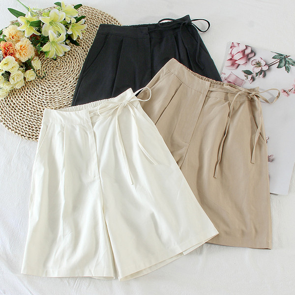 Ikdienas sieviešu šorti ar augstu vidukli un saitēm