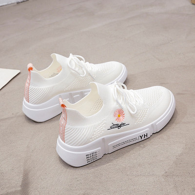 Alkalmi női tornacipő fűzővel és hímzéssel nyárra