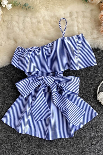 Mūsdienīgs sieviešu svītrains topiņš ar plānu siksniņu un lentīti