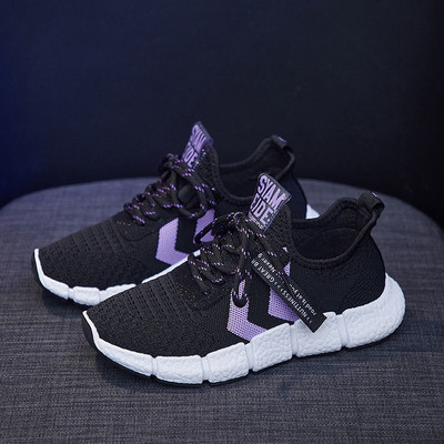 Ikdienas sieviešu kedas ar mežģīnēm un baltu zoli