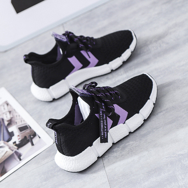 Ikdienas sieviešu kedas ar mežģīnēm un baltu zoli