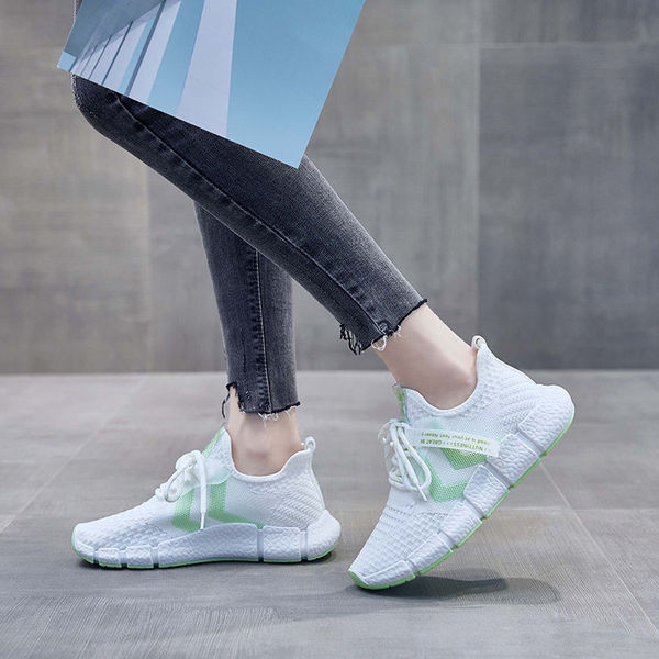 Ikdienas sieviešu kedas ar mežģīnēm un baltu zoli