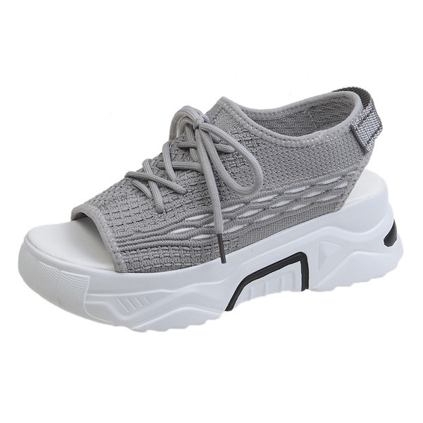 Sieviešu tekstila sandales un plakanas zoles